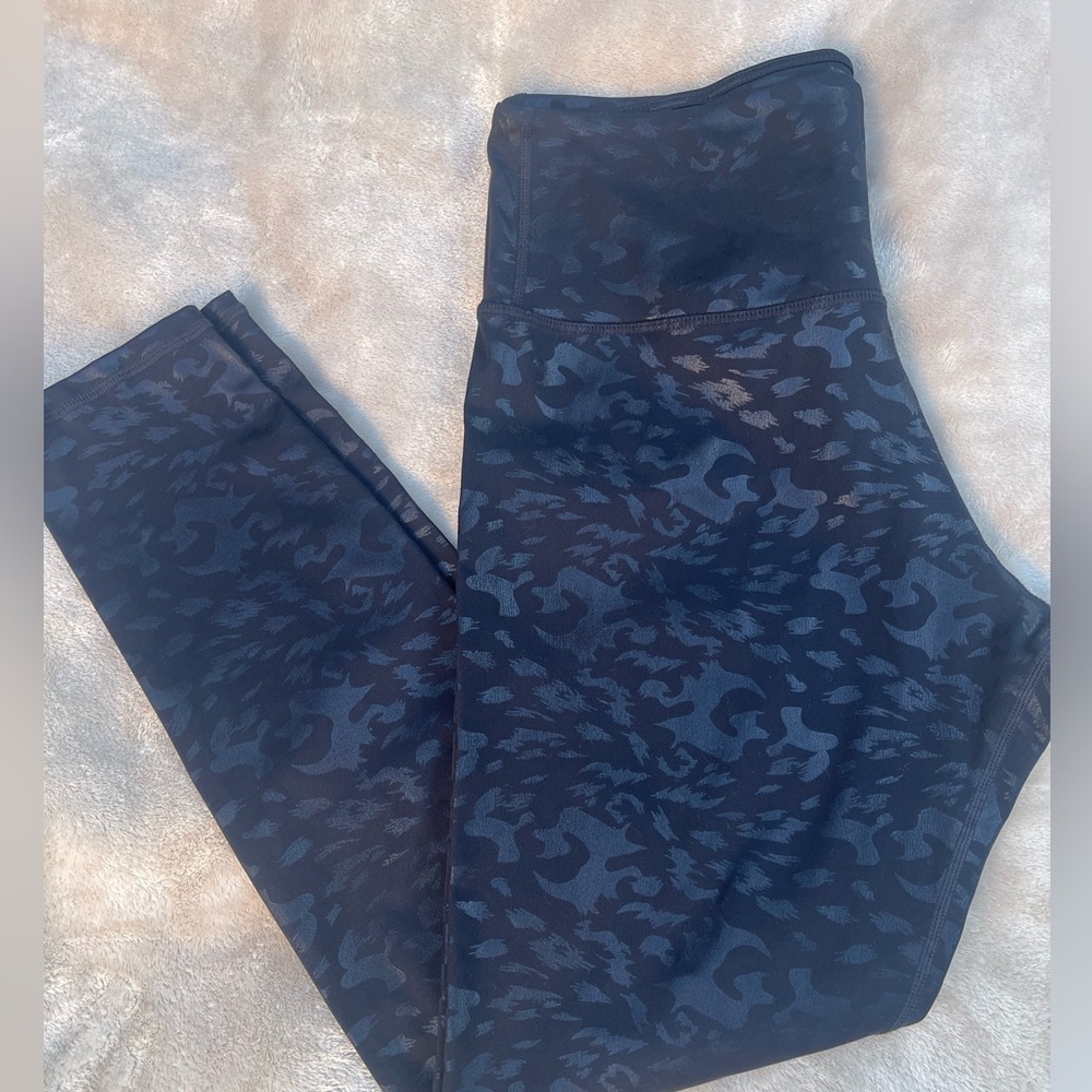 Black Camouflage Leggings - Picture 6 of 10